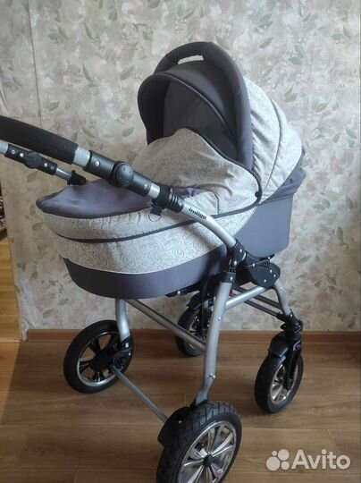 Коляскаи 2в1 и автолюлька с креплением на коляску