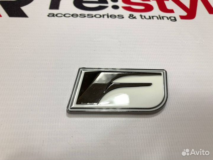 Эмблема Lexus F-Sport Короткая H152