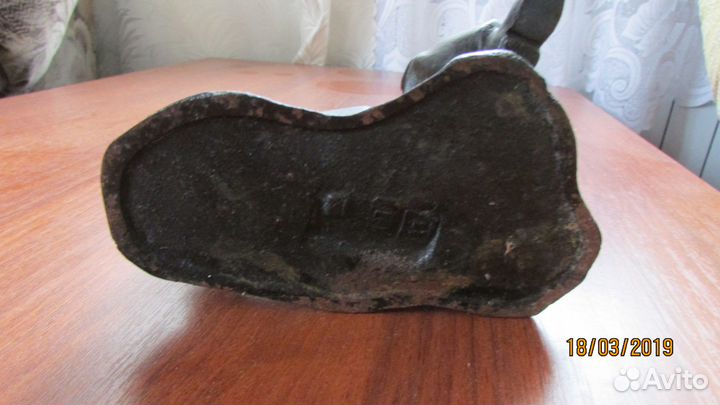 Ленин на скамье (литье,чугун)