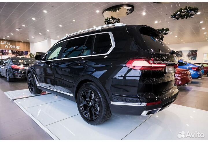 BMW X7 3.0 AT, 2024