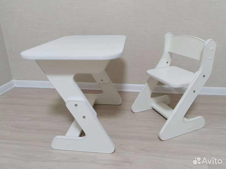 Растущий стол и стул комплект