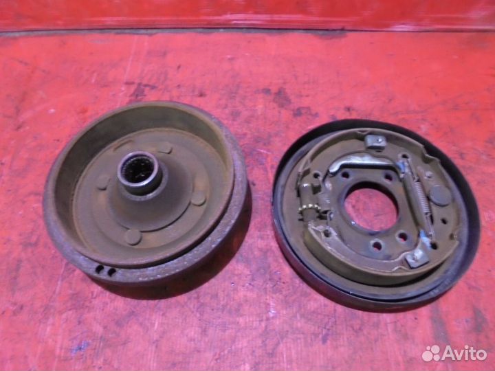 Mazda titan Механизм стояночного тормоза