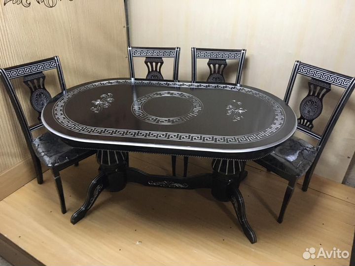 Стол Версаче Лапка