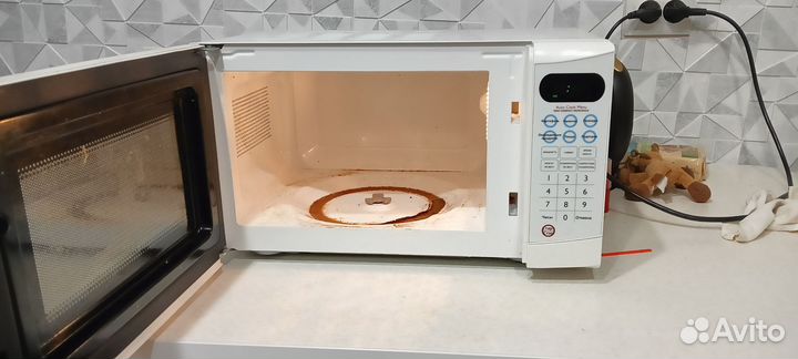 Микроволновая печь Starwind