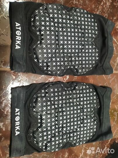 Наколенники для гандбола