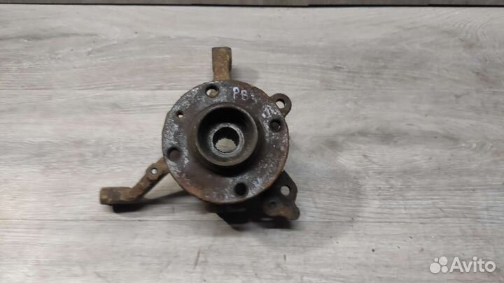 Кулак поворотный правый Фольксваген пассат б3/б4