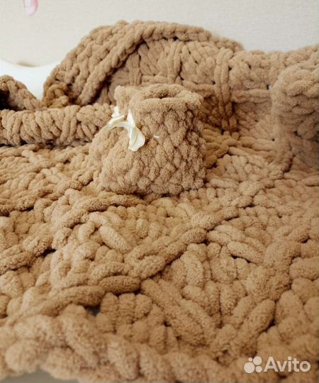 Вязаный плед, пинетки, подарок новорожденному