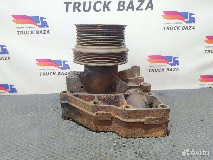 4920465 Насос водяного охлаждения Volvo VNL