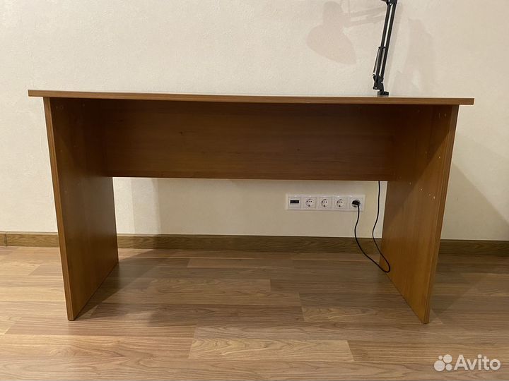 Письменный стол