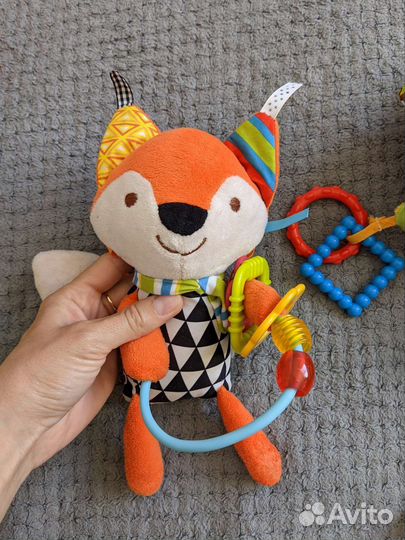 Развивающие игрушки для малышей пакетом