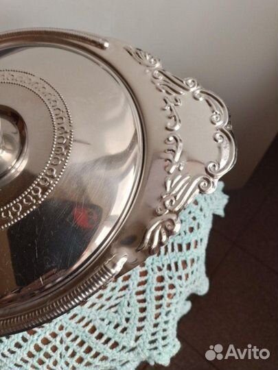 Блюдо на ножках с крышкой, металл