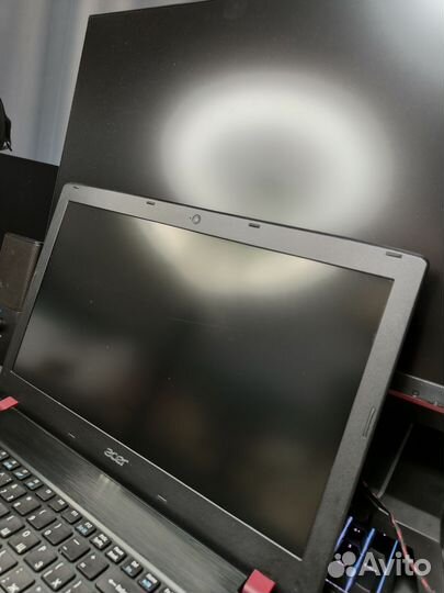 Acer E5-576G-39E7 (i3-6006U/MX940/8gb/500gb)