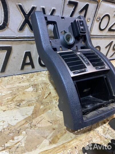 Задняя часть подлокотника Skoda Superb 2.8 2002