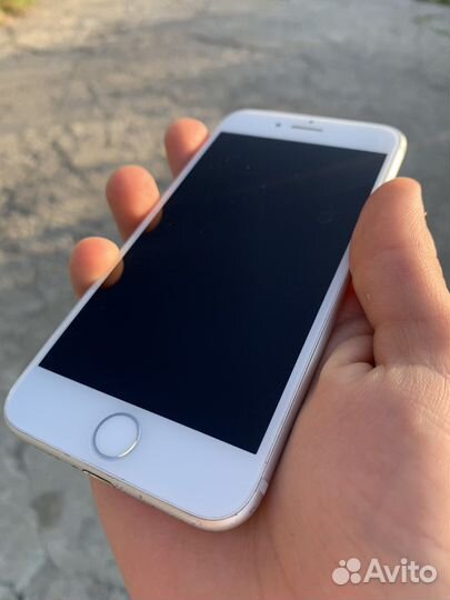Телефон iPhone 7