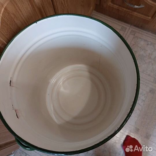 Кастрюля эмалированная