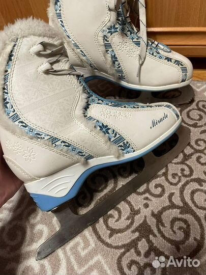 Продам коньки 24см стелька