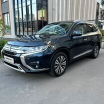 Mitsubishi Outlander 2.4 CVT, 2018, 61 000 км, с пробегом, цена 2 900 000 руб.