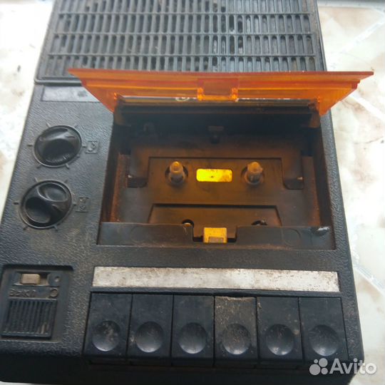 Кассетный магнитофон Легенда 404