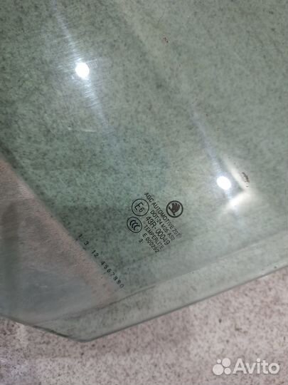 Переднее левое стекло для Skoda Octavia A7