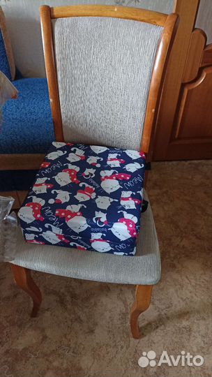 Детское сиденье-бустер на стул