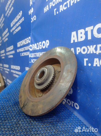 Задний тормозной диск Nissan Cefiro A33 седан VQ20