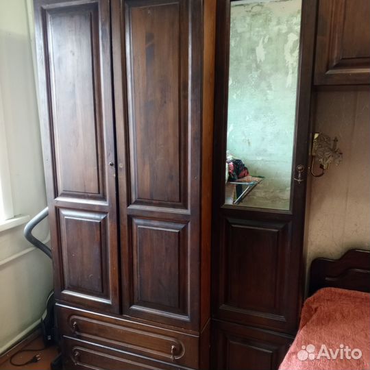 Спальный гарнитур