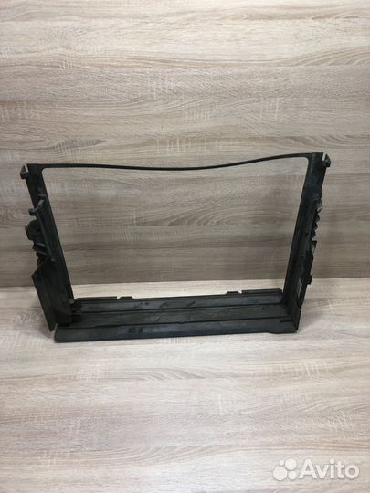 Крепление радиатора BMW E65