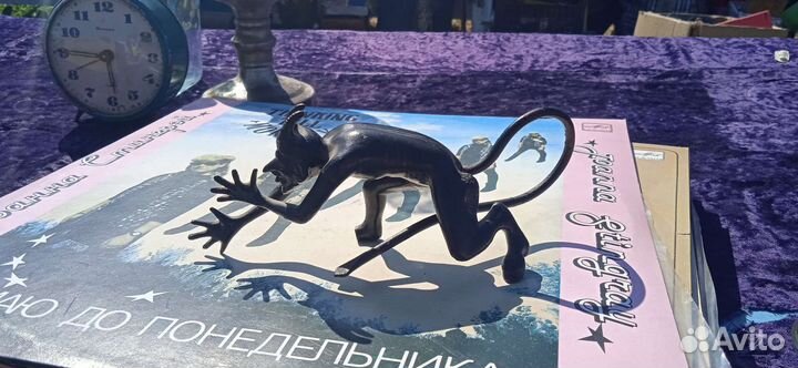 Фигурка чертик