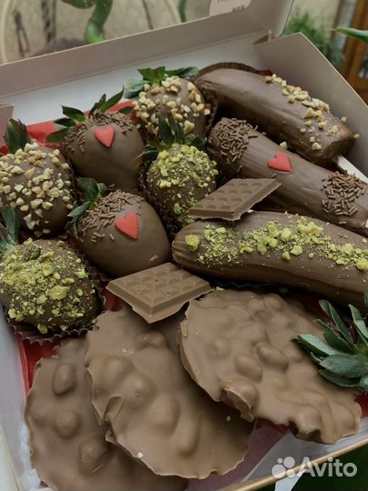 Гранат в шоколаде