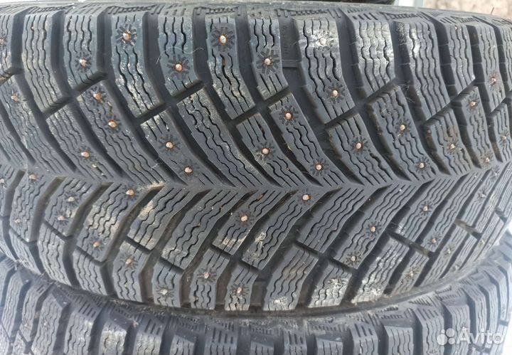 Michelin X-Ice North 4 215/65 R16 102T