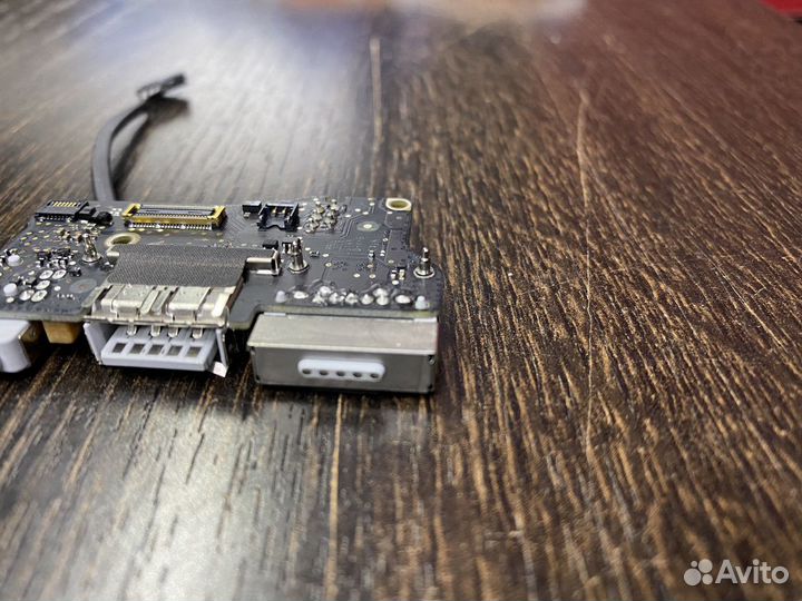 Плата питания macbook air 13” 2013-17 год