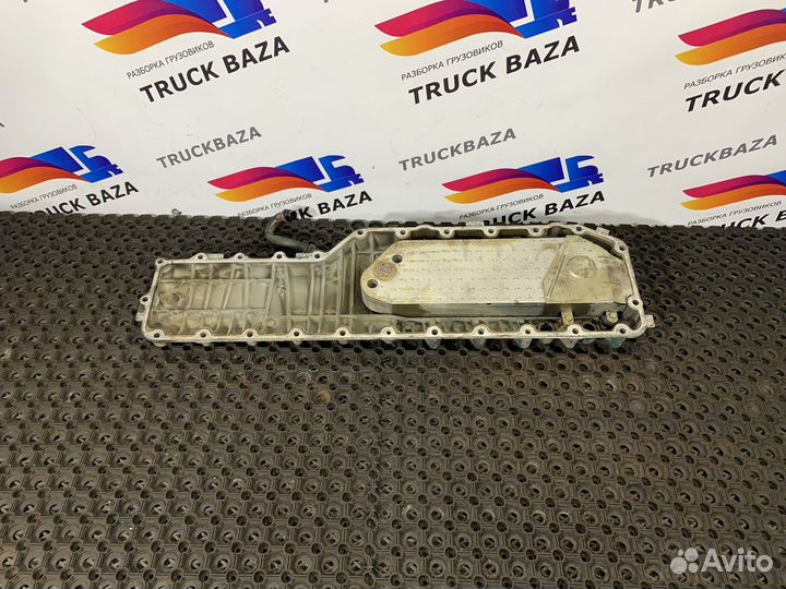 Крышка масляного радиатора Volvo FH