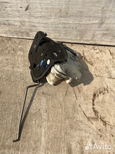 Замок передней левой двери Audi A3 8P