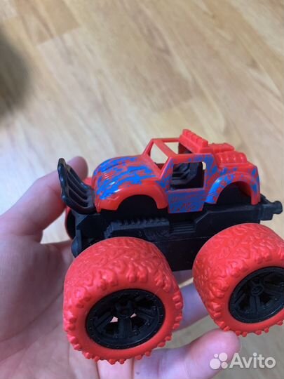 Детская игрушка машинка