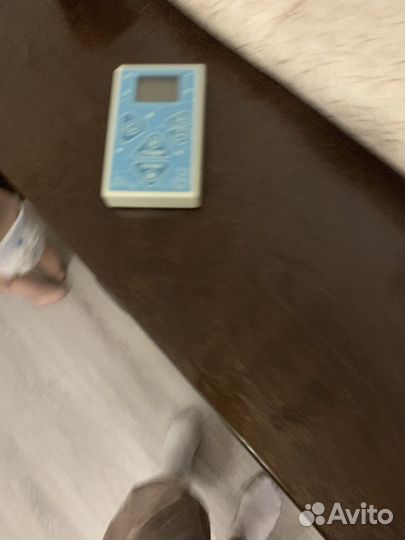 Детская кроватка с маятником