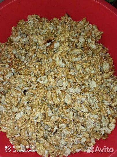 Соус ткемали. Орехи грецкие, чищенные