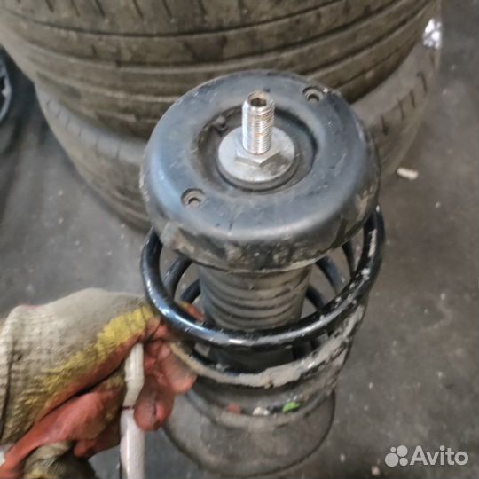 Стойка подвески передняя правая Citroen C4 B7 EP6C