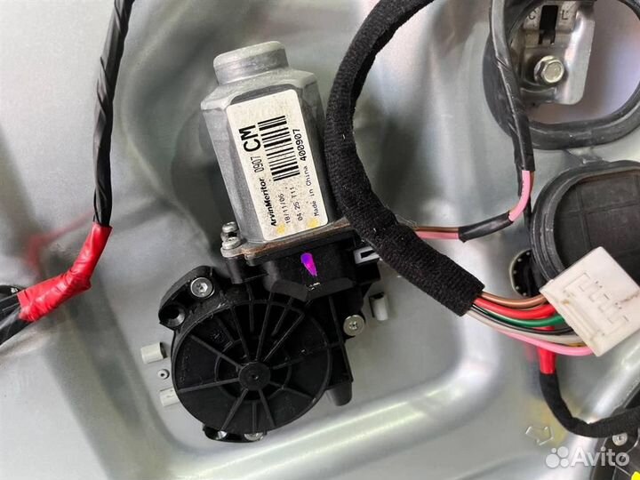 Стеклоподъемник передний левый Hyundai Santa Fe CM