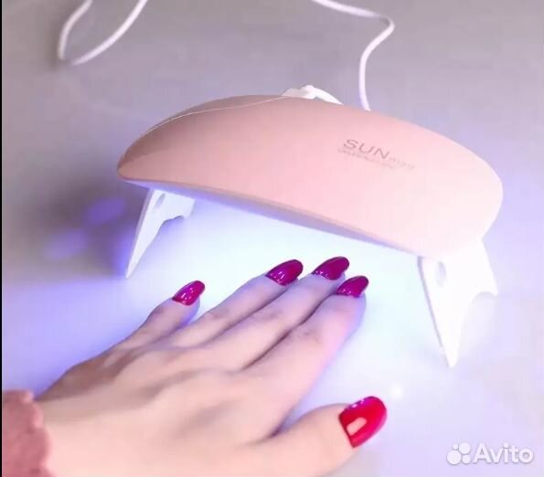 Ультрафиолетовая лампа для ногтей