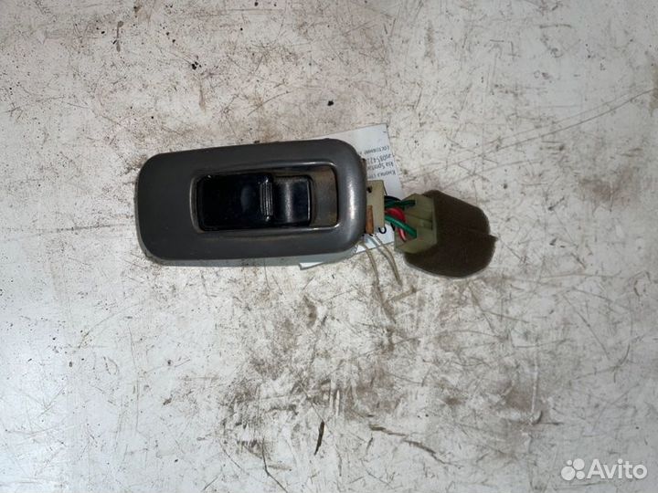 Кнопка стеклоподъемника задняя левая Kia Sportage