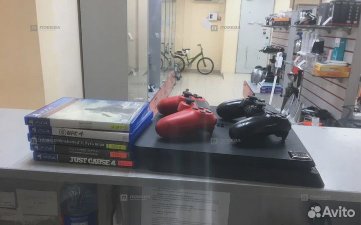 PS4. Slim 500Gb c 5играми