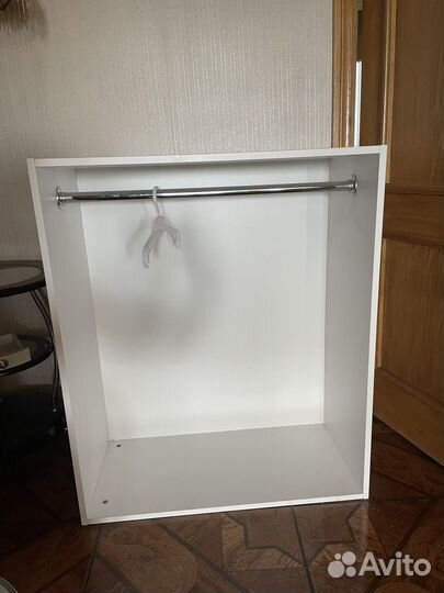 Шкаф детский с вешалкой