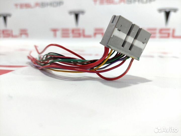 Разъем (фишка) проводки Tesla Model X 2016