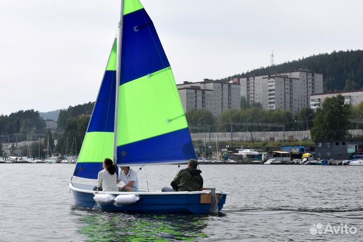 Лодка с парусом Виза Комби - 395