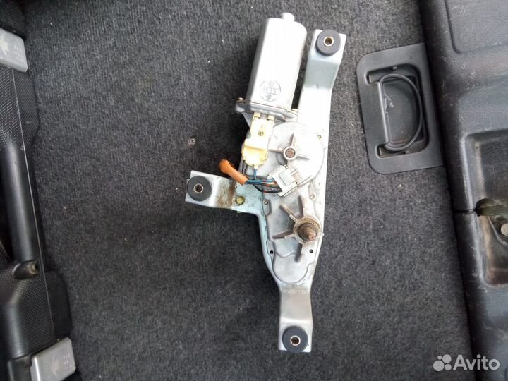 Моторчик заднего стеклоочистителя Subaru Forester