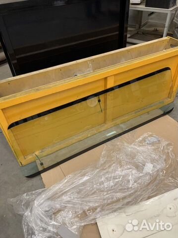 Стекло лобовое Land Rover Defender