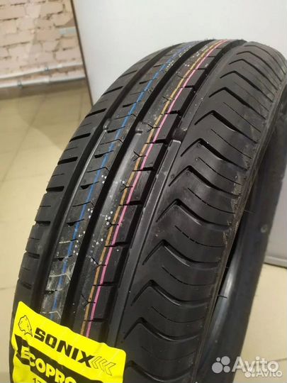 Sonix EcoPro 99 215/65 R16 98H