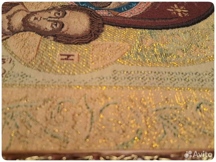 Икона (43,5 на 53,5 см) из гобелена в раме