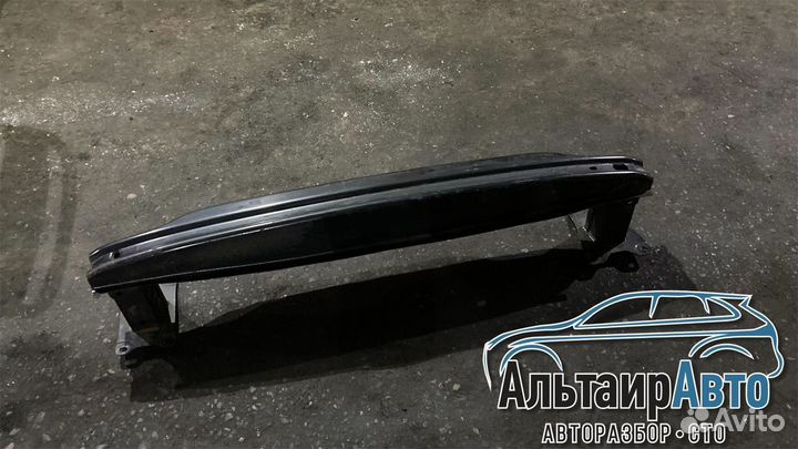 Усилитель заднего бампера Volkswagen Jetta 6 VI Vl