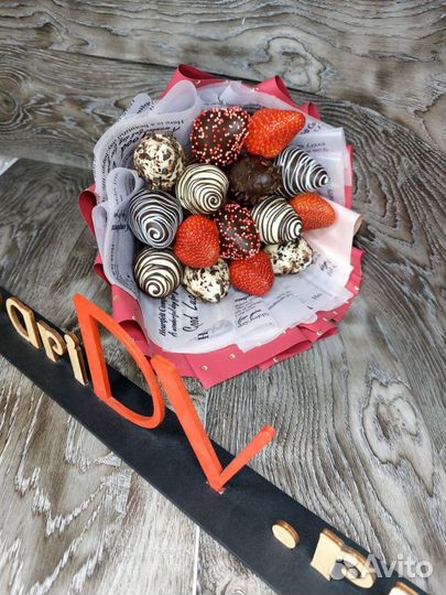 Букет с клубникой в шоколаде арт. 3302 в Хабаровск